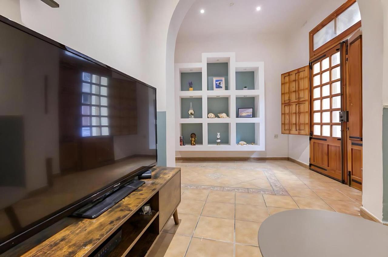 Ta' Lorita - Charming & Cosy Ground Floor Family شقة